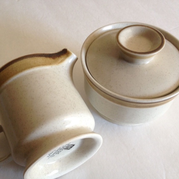 Wild Strawberry Hallkraft Mikasa PottersKraft Cream & sugar bowl Stoneware Japan - Picture 3 of 5